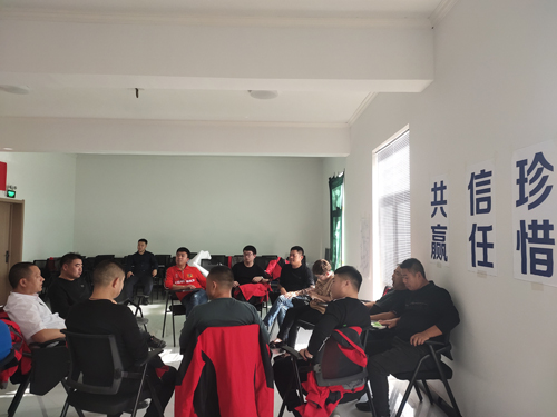 ͨ�ķ��r(n��ng)�ƠI(y��ng)�N(xi��o)�F(tu��n)�(du��)��չӖ(x��n)��